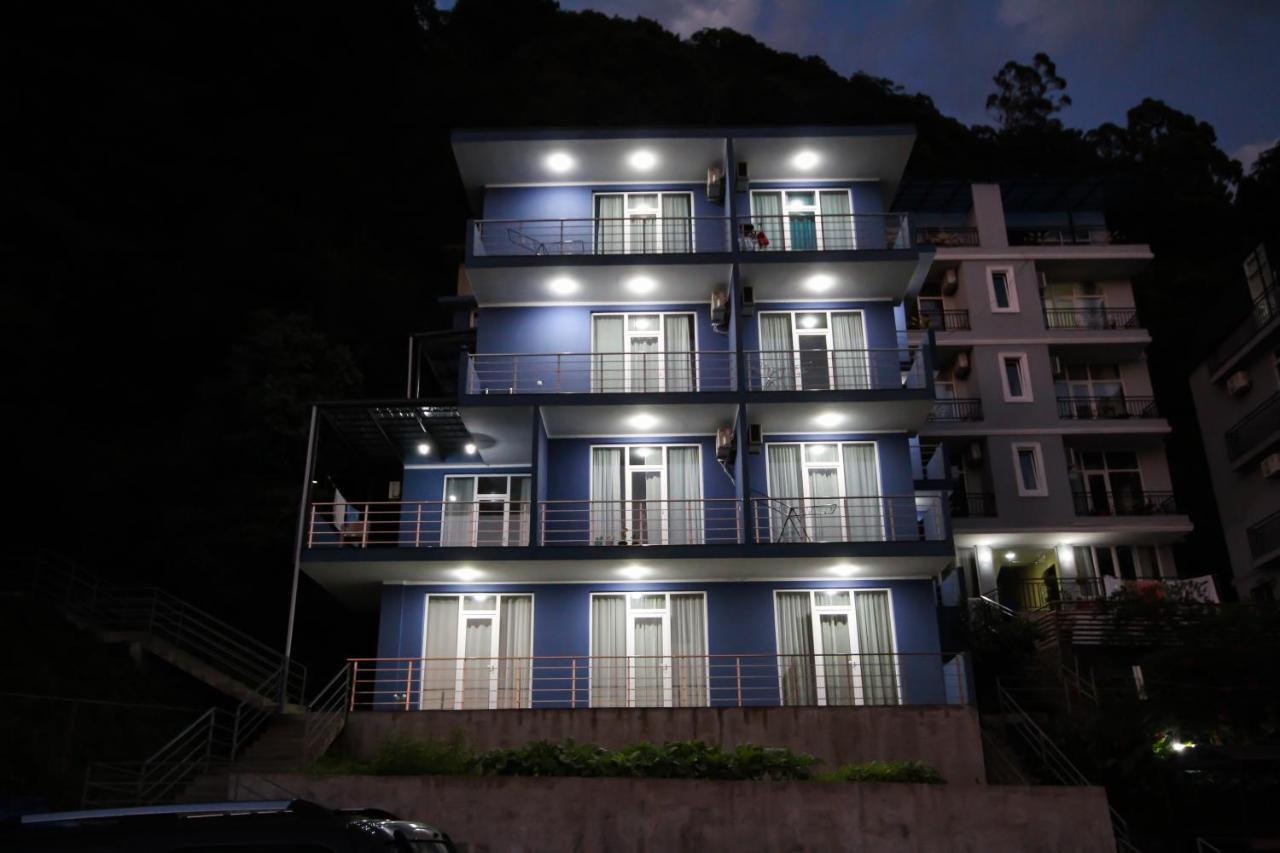 Guest House 99 Batumi Bagian luar foto