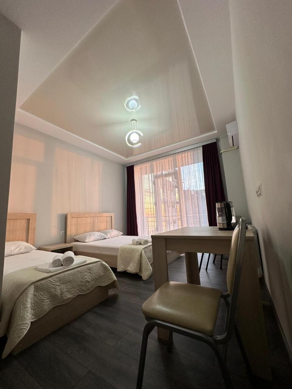 Guest House 99 Batumi Bagian luar foto